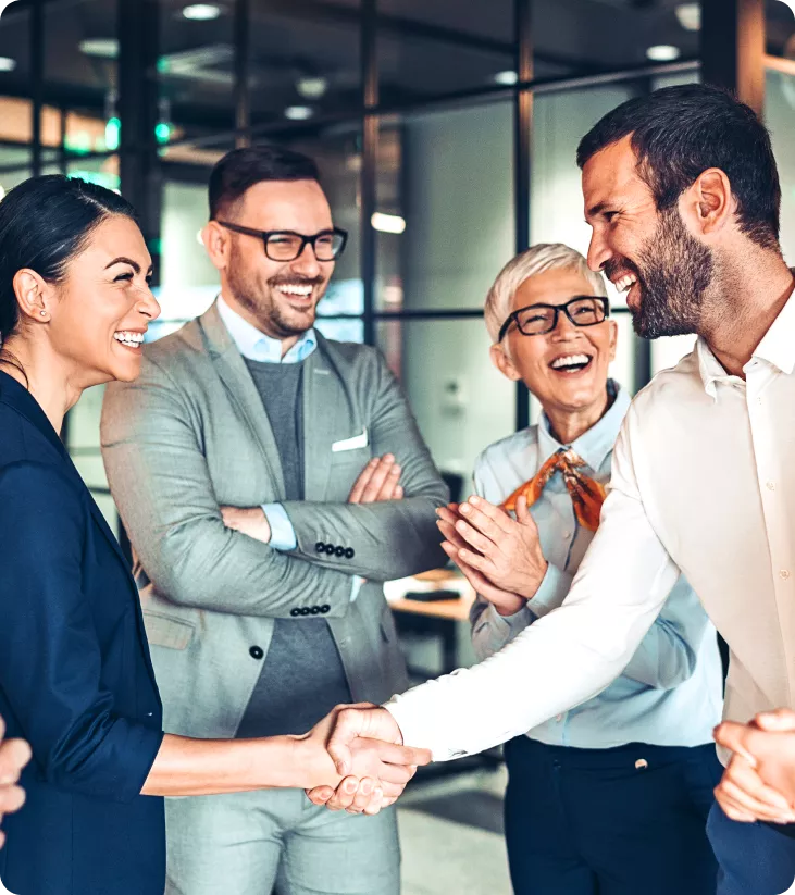 Uma equipe de pessoas trabalhando juntas
